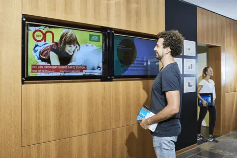 Goethe University digital signage for education