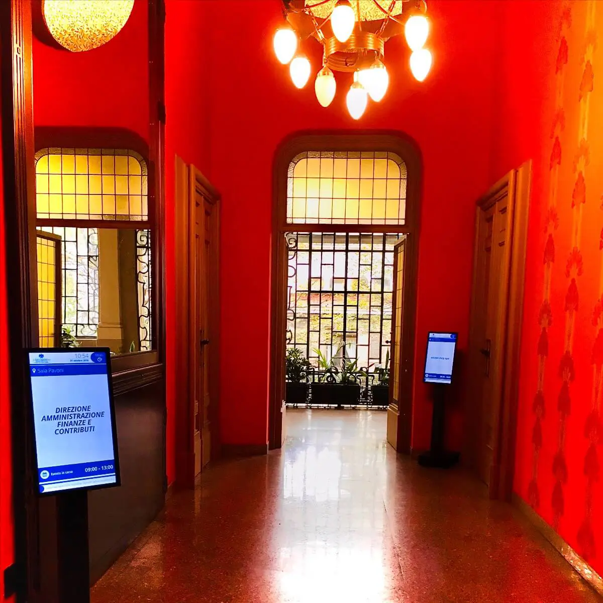 Confcommercio Milano screens