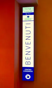 Ultra-stretched welcome screen