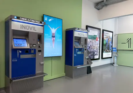 Smart car park signage system